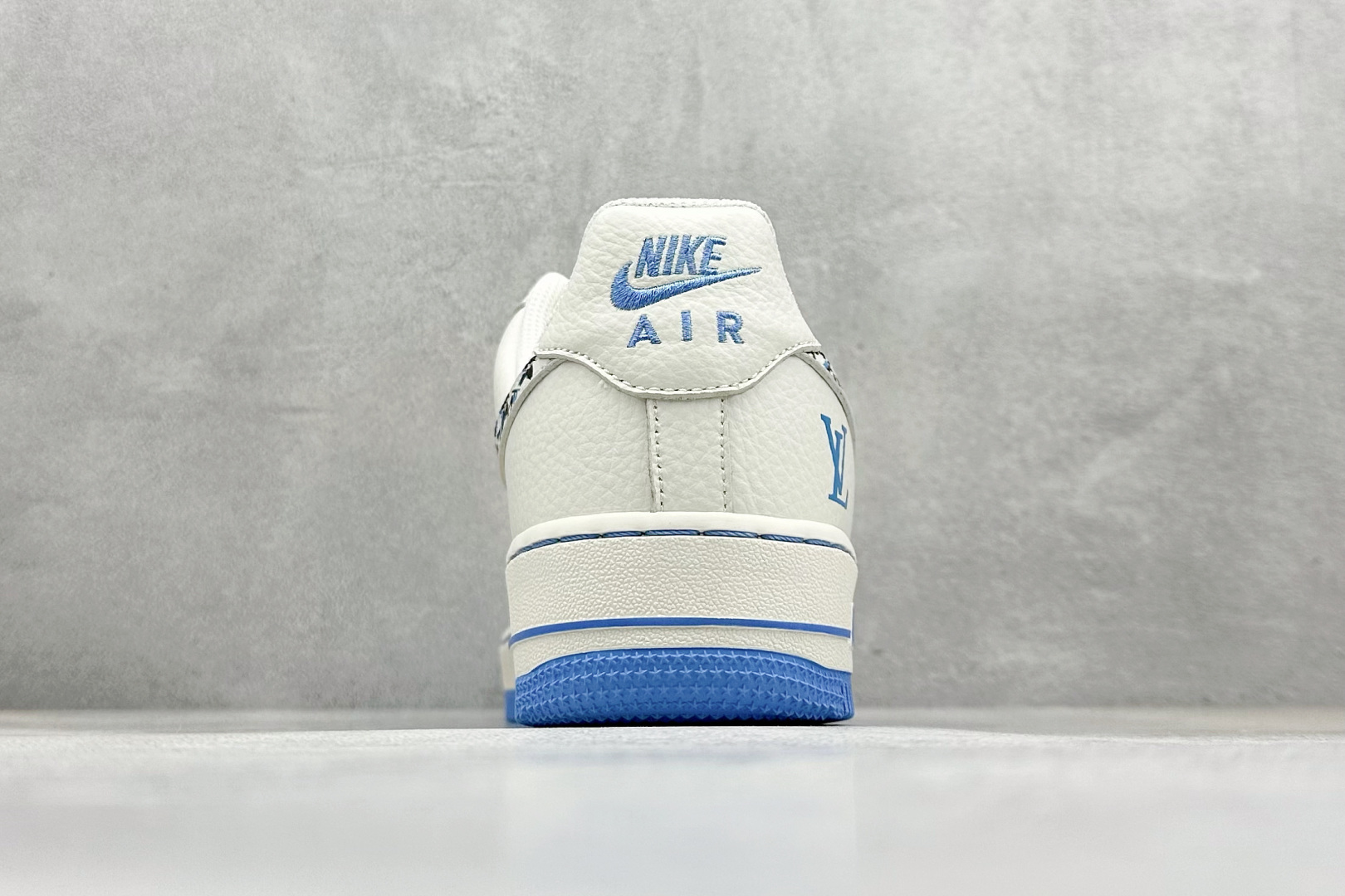 260 SC版Nike Air Force 1'07 Low LV联名 奶白霜蓝 空军一号低帮休闲板鞋 LW9279-017-Chinese UA Cheap High Quatity Brand Clothes Bags handbags Sneakers wholesale wholesaler seller from China Factory suppliers Fashion Clothing Shoes best Quality Beautiful Price 260 SC版Nike Air Force 1'07 Low LV联名 奶白霜蓝 空军一号低帮休闲板鞋 LW9279-017