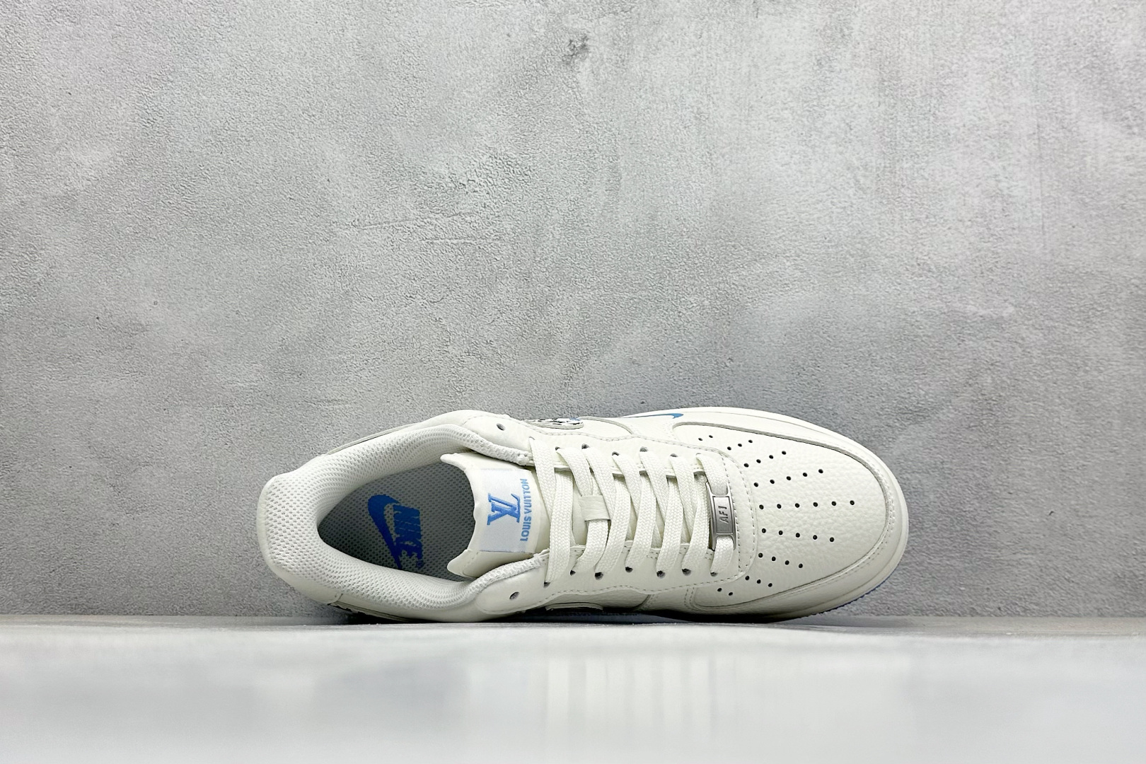 260 SC版Nike Air Force 1'07 Low LV联名 奶白霜蓝 空军一号低帮休闲板鞋 LW9279-017-Chinese UA Cheap High Quatity Brand Clothes Bags handbags Sneakers wholesale wholesaler seller from China Factory suppliers Fashion Clothing Shoes best Quality Beautiful Price 260 SC版Nike Air Force 1'07 Low LV联名 奶白霜蓝 空军一号低帮休闲板鞋 LW9279-017