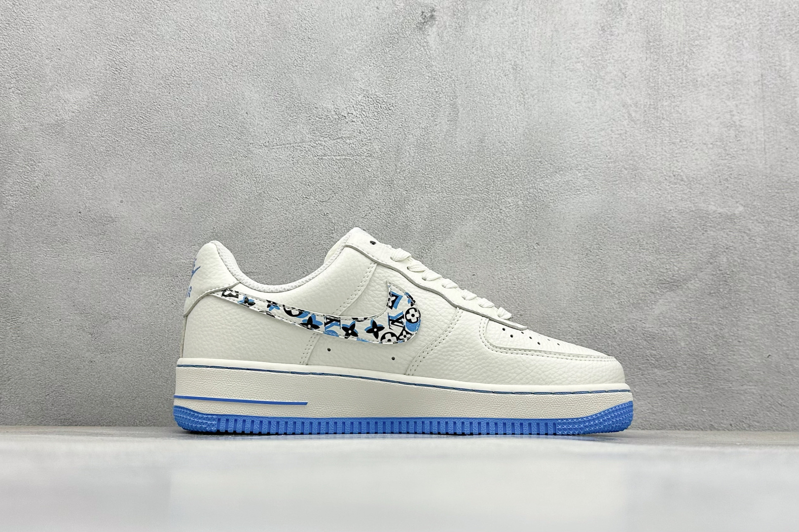 260 SC版Nike Air Force 1'07 Low LV联名 奶白霜蓝 空军一号低帮休闲板鞋 LW9279-017-Chinese UA Cheap High Quatity Brand Clothes Bags handbags Sneakers wholesale wholesaler seller from China Factory suppliers Fashion Clothing Shoes best Quality Beautiful Price 260 SC版Nike Air Force 1'07 Low LV联名 奶白霜蓝 空军一号低帮休闲板鞋 LW9279-017