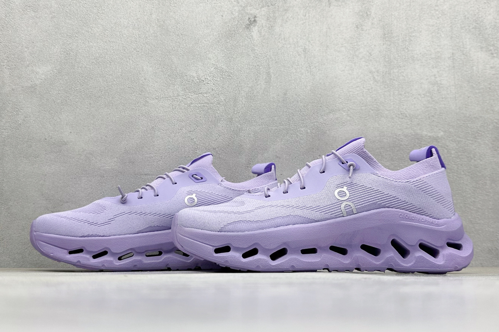 180 XD版Loewe x On昂跑Cloudtilt 罗意威 联名轻量运动休闲鞋-Chinese UA Cheap High Quatity Brand Clothes Bags handbags Sneakers wholesale wholesaler seller from China Factory suppliers Fashion Clothing Shoes best Quality Beautiful Price 180 XD版Loewe x On昂跑Cloudtilt 罗意威 联名轻量运动休闲鞋