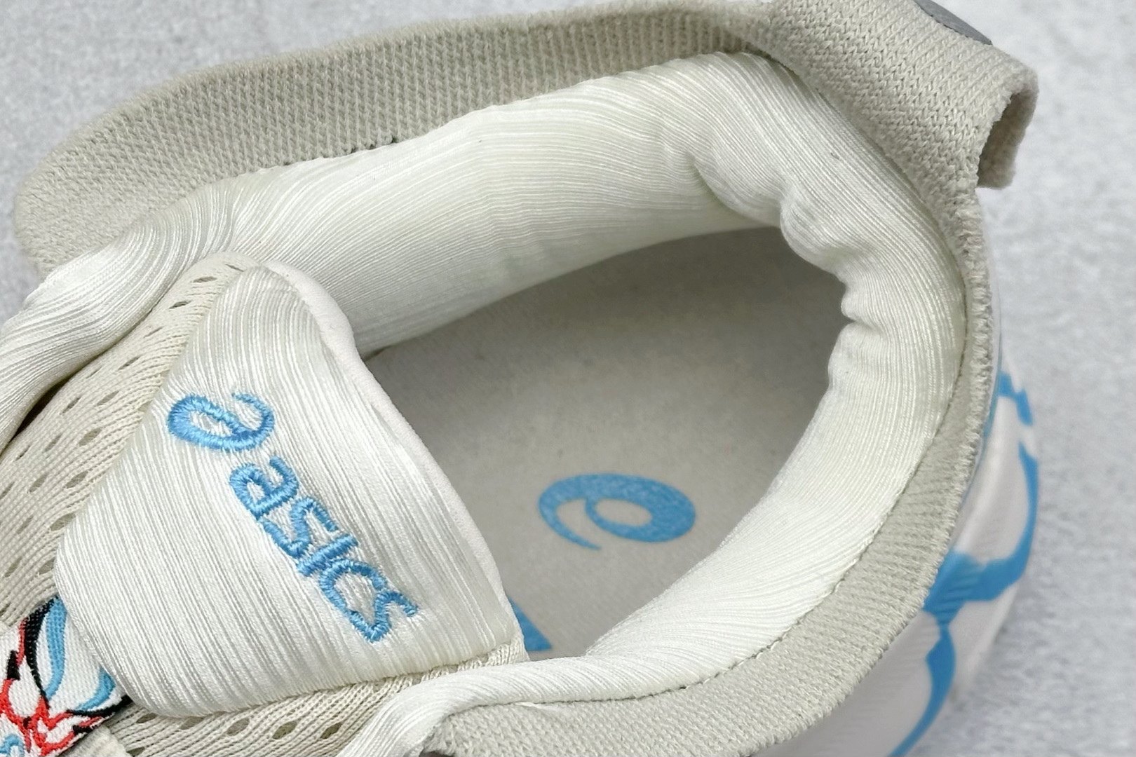 Asics Gel-Kayano 31 亚瑟士系列复古舒适织物休闲跑步鞋 1012B880-200