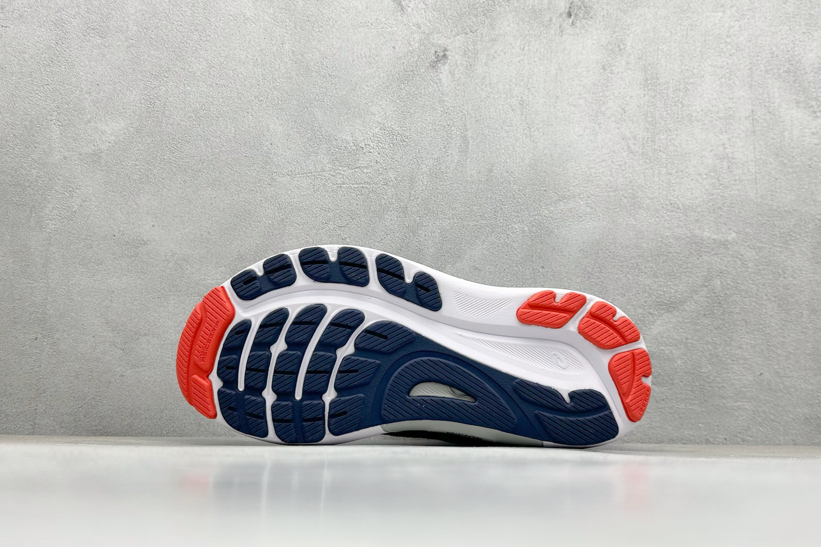 Asics Gel-Kayano 31 亚瑟士系列复古舒适织物休闲跑步鞋 1011B867-021
