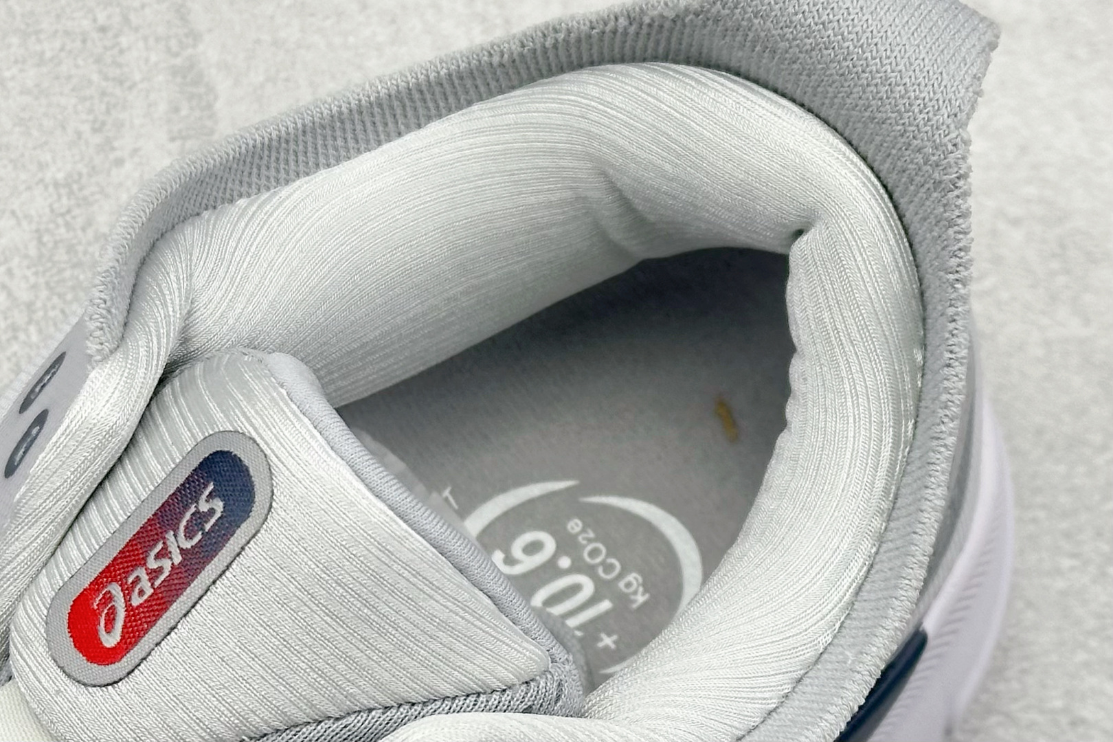 Asics Gel-Kayano 31 亚瑟士系列复古舒适织物休闲跑步鞋 1011B867-021