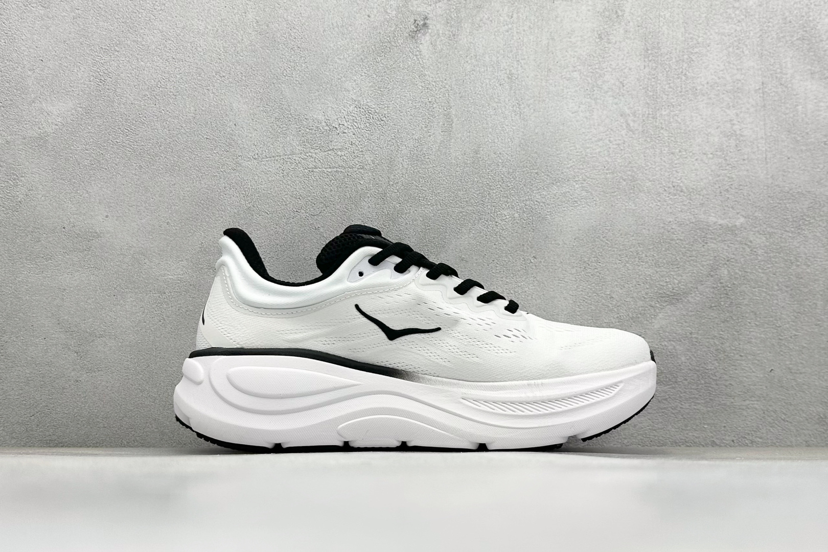 W版 HOKA ONE ONE Bondi 9 机能缓震跑鞋 1162011/WBLC
