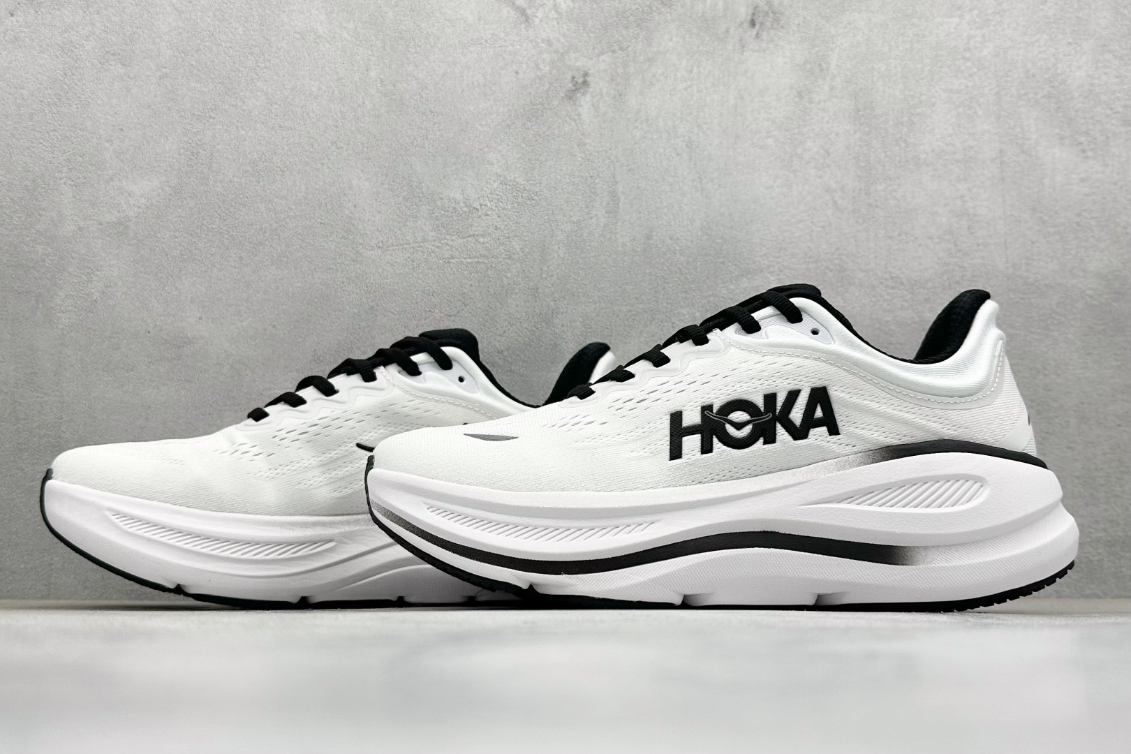 W版 HOKA ONE ONE Bondi 9 机能缓震跑鞋 1162011/WBLC