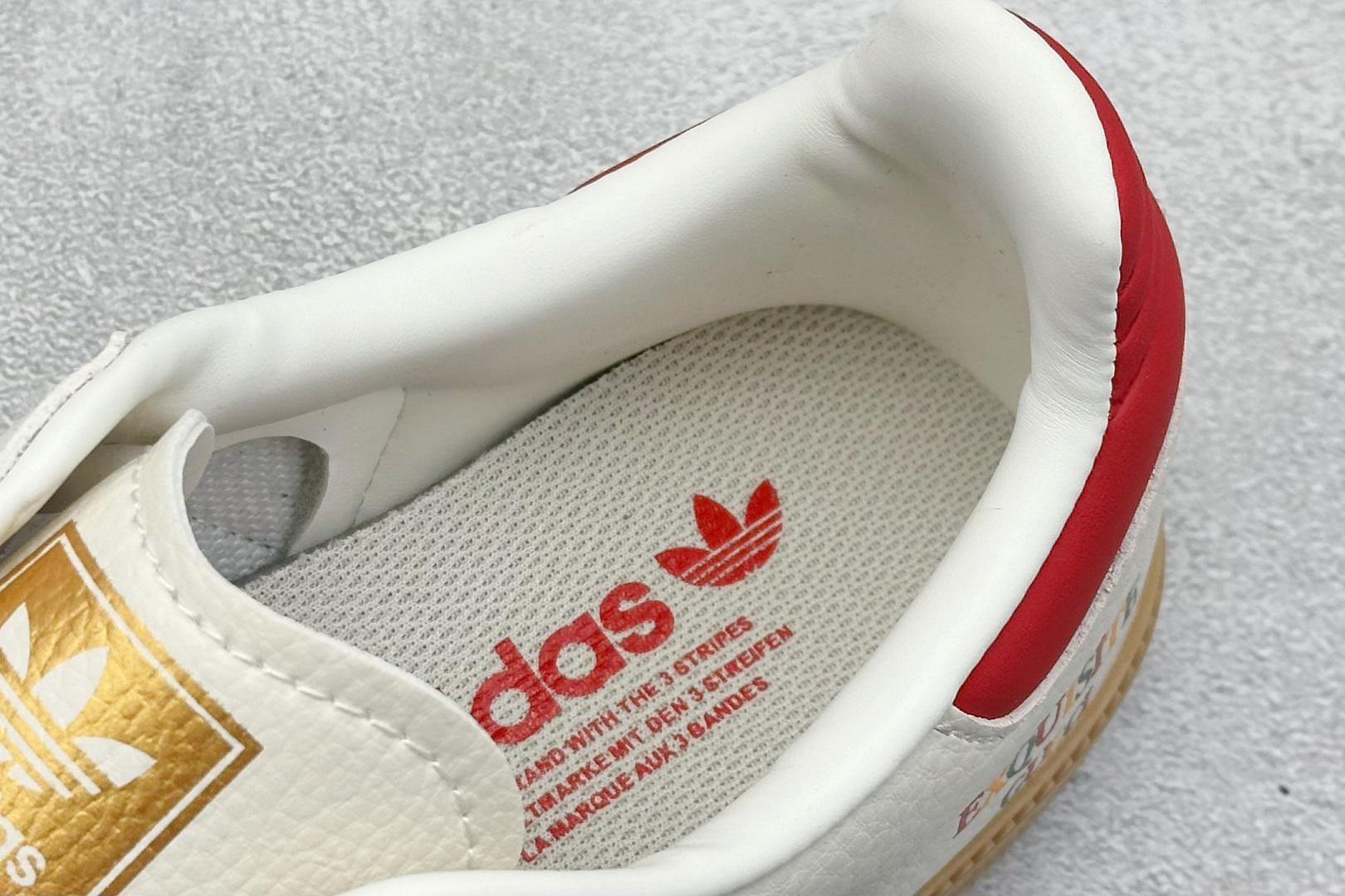 adidoriginals Samba x GUCCI 绿白红 桑巴舞系列复古经典轻便板鞋 DB0001