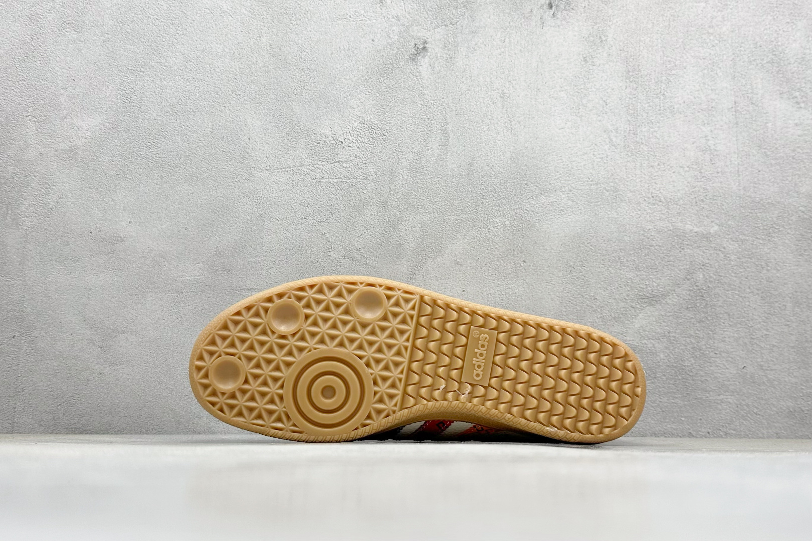 adidoriginals Samba x GUCCI 绿白红 桑巴舞系列复古经典轻便板鞋 DB0001
