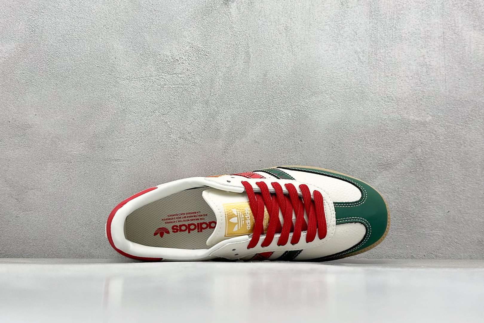 adidoriginals Samba x GUCCI 绿白红 桑巴舞系列复古经典轻便板鞋 DB0001