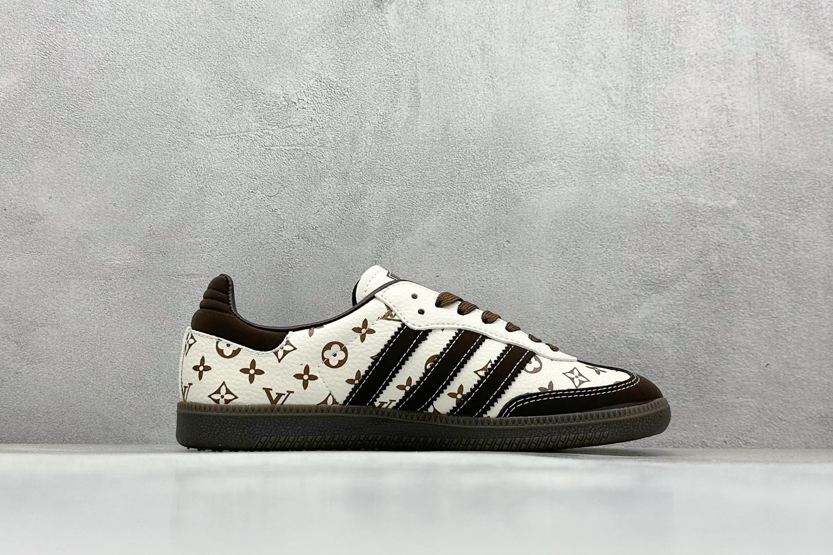 adidoriginals Samba x Louis Vuitt黑白 桑巴舞系列复古经典轻便板鞋 DX0010