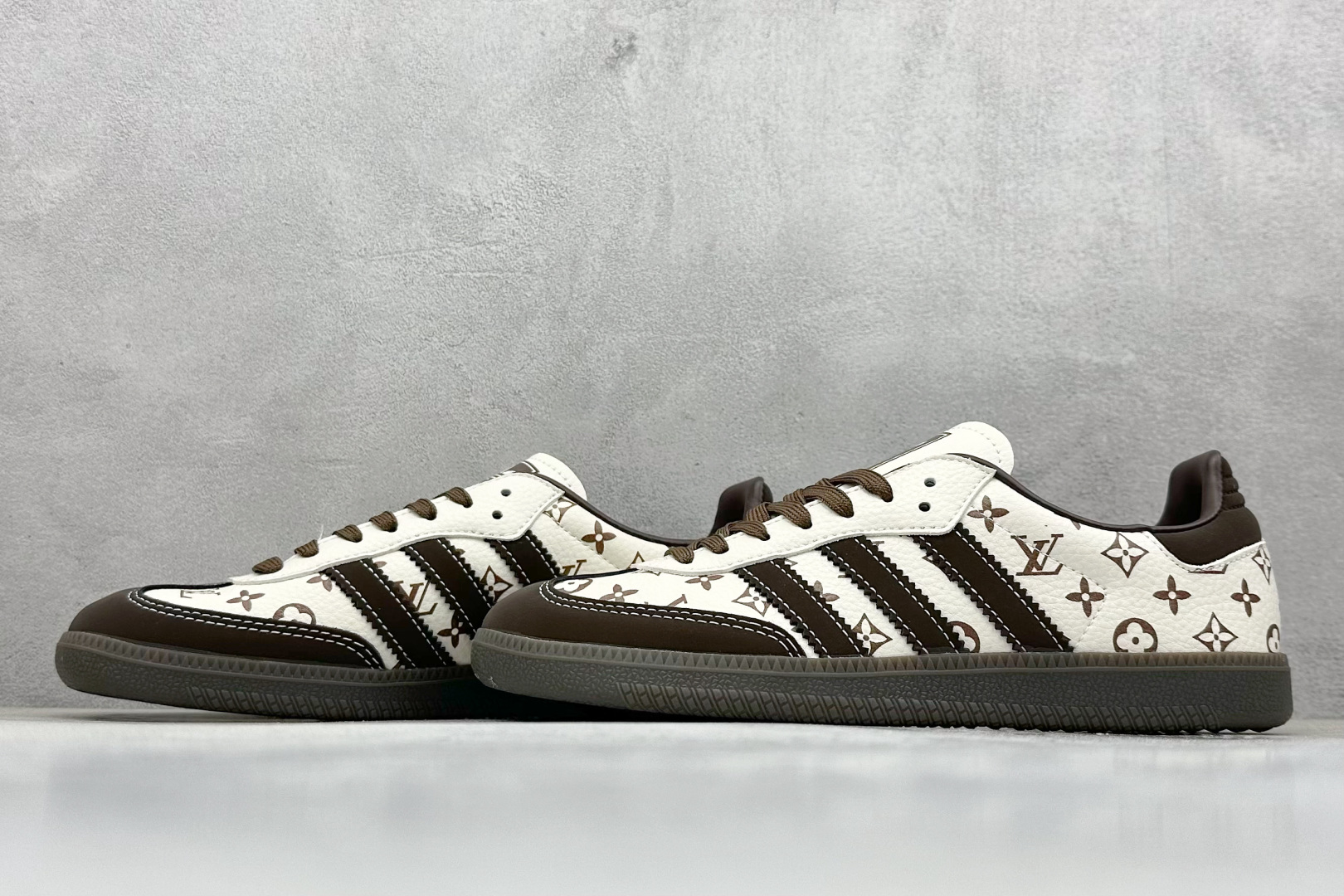 adidoriginals Samba x Louis Vuitt黑白 桑巴舞系列复古经典轻便板鞋 DX0010
