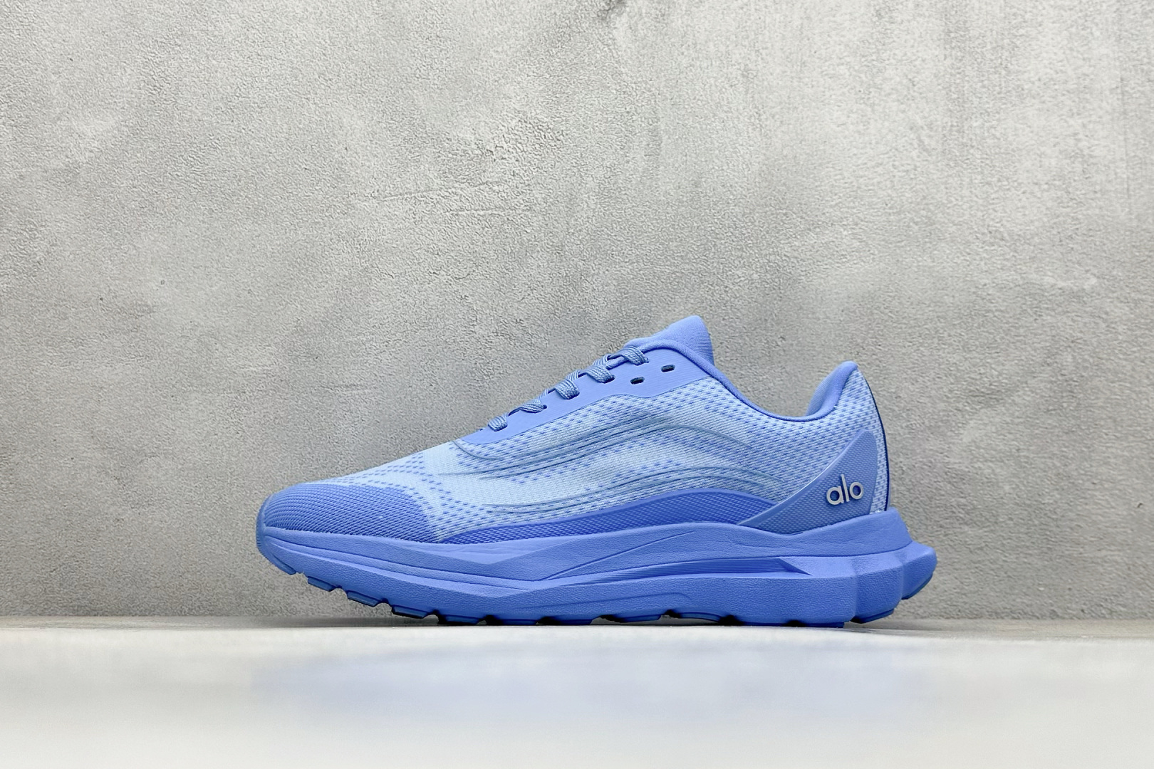 NO:339591,Spot] Store private alo 25ss summer new style, thick sole, casual RUNNER sports running shoes, couples, super versatile, super comfortable. Thick sole style, but not heavy at all on the feet, thick sole is comfortable and very lightweight. The sole cover looks better when putting on the socks, and the legs are thinner! The same style as the celebrity is recommended ~ Super suitable for small girls ~ the shoes are also classic color-blocking and contrasting color design with the delicate leather texture of the upper upper. The upper material is original mold opening process mesh. The sole I foaming ultra-clear material/bottom rubber anti-slip size 36-45. Code 30, sports shoes series, sneakers19860909現貨】 放店私 alo 25ss夏季新款 厚底 休闲 RUNNER 运动跑步鞋 情侣 上脚超级百搭 超级舒适.厚底款但是上脚一点都不沉重 厚底舒适非常轻便 套上袜套搭配更好看 上脚增高显腿细！ 明星同款推荐～超级适合小个子女生～鞋子整体也是经典的拼色撞色设计搭配鞋面细腻的真皮纹路肌理感 鞋面材质原版开模工艺网面 大底I发泡超清料/底片橡胶防滑 尺码36-45 编码30,运动鞋系列,sneakers,Men's shoes