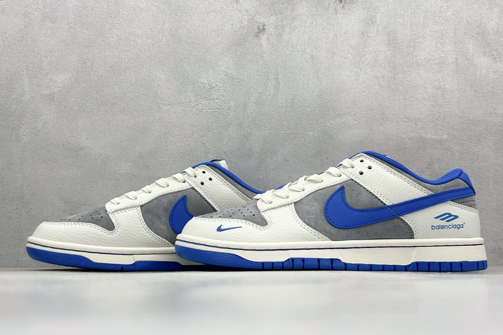 Nike SB Dunk Low “巴黎世家联名---白灰蓝钩”高端定制 低帮休闲板鞋 FX1588-314