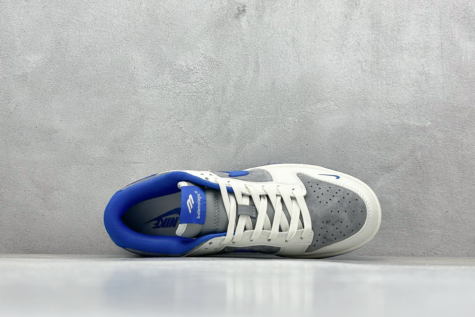 Nike SB Dunk Low “巴黎世家联名---白灰蓝钩”高端定制 低帮休闲板鞋 FX1588-314