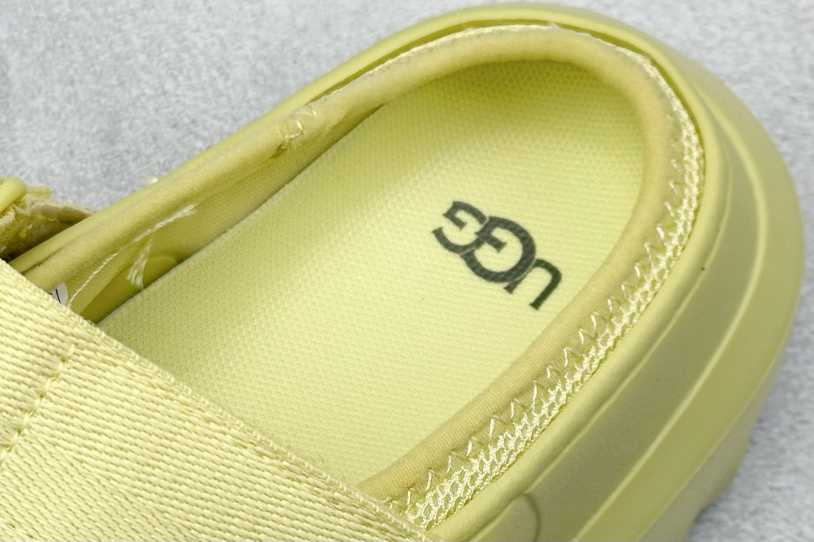 XD版UGG GoldenGlow Slide 简约时尚 EVA 防磨一脚蹬拖鞋 1166912