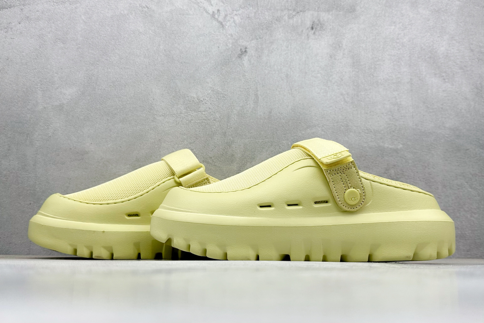 XD版UGG GoldenGlow Slide 简约时尚 EVA 防磨一脚蹬拖鞋 1166912