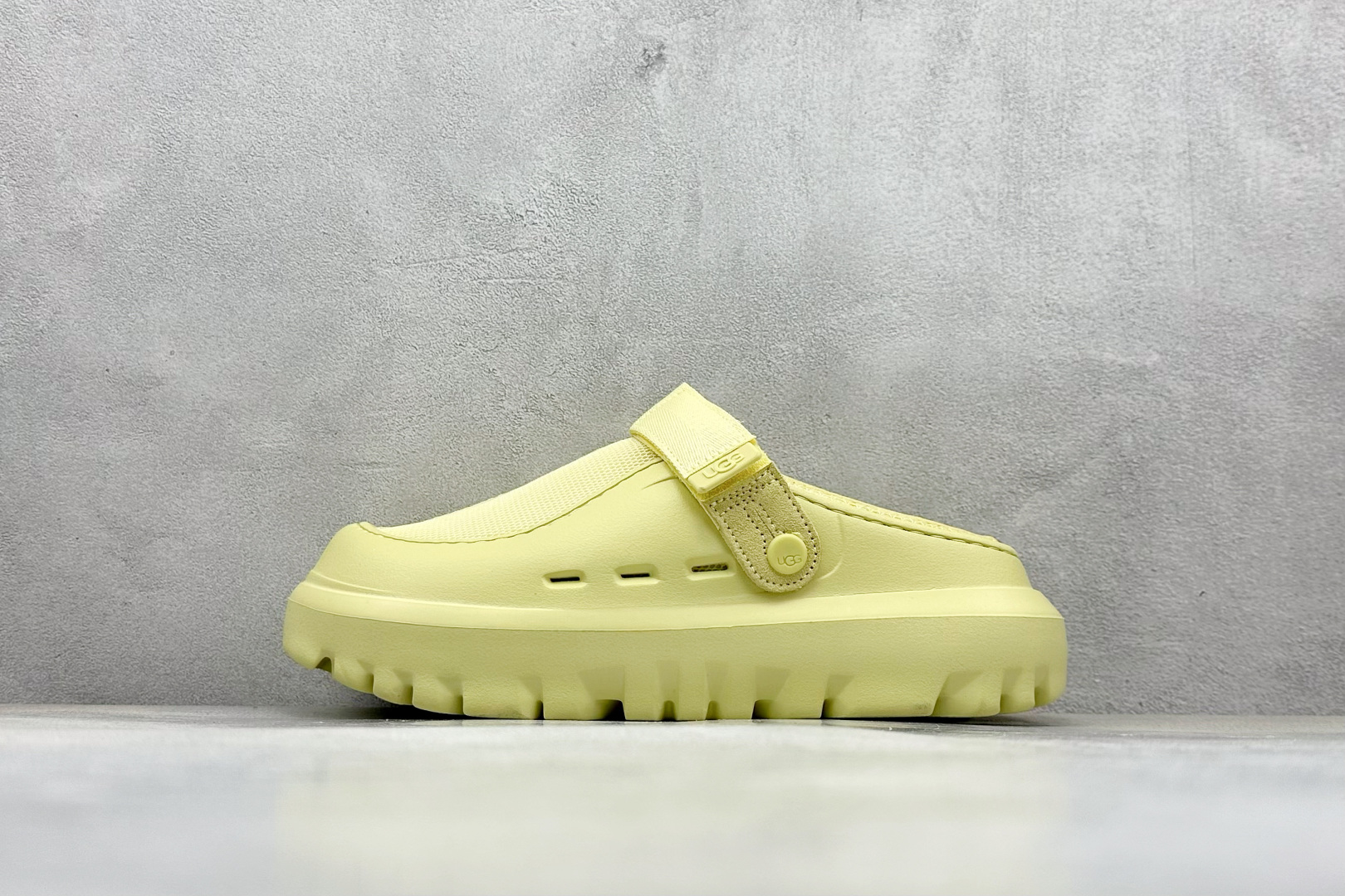 XD版UGG GoldenGlow Slide 简约时尚 EVA 防磨一脚蹬拖鞋 1166912