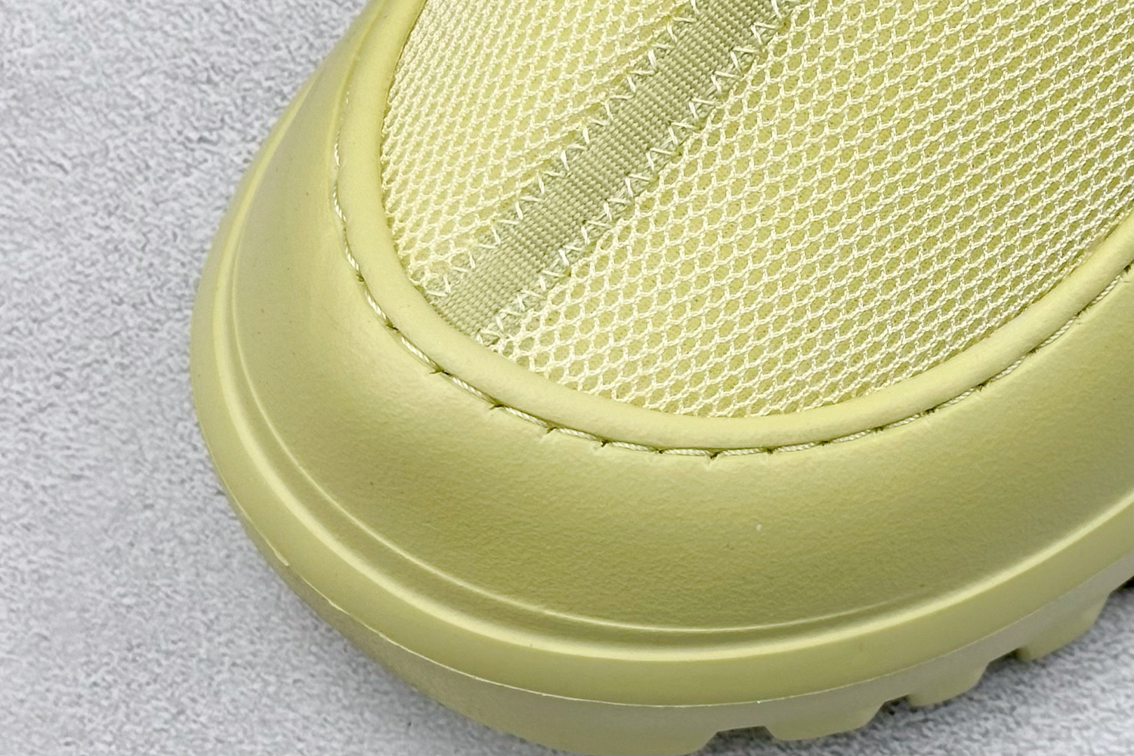 XD版UGG GoldenGlow Slide 简约时尚 EVA 防磨一脚蹬拖鞋 1166912