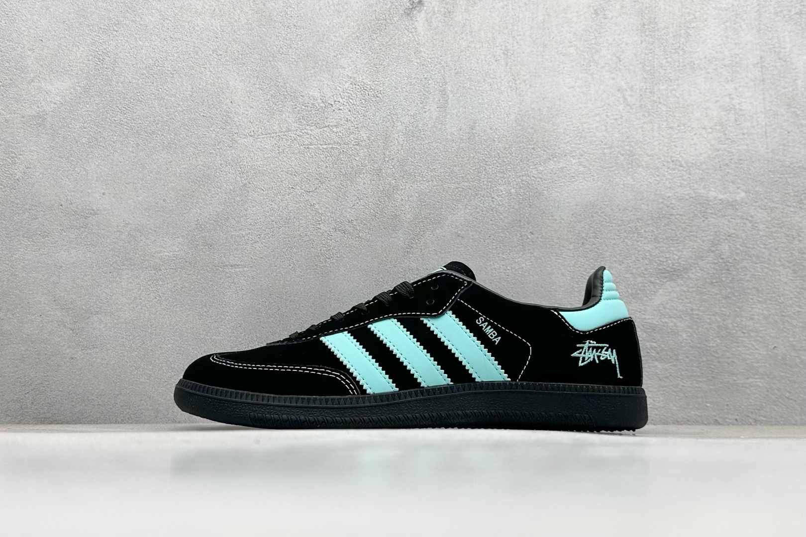 adidoriginals Samba x Stussy 黑蓝 桑巴舞系列复古经典轻便板鞋 DX0002