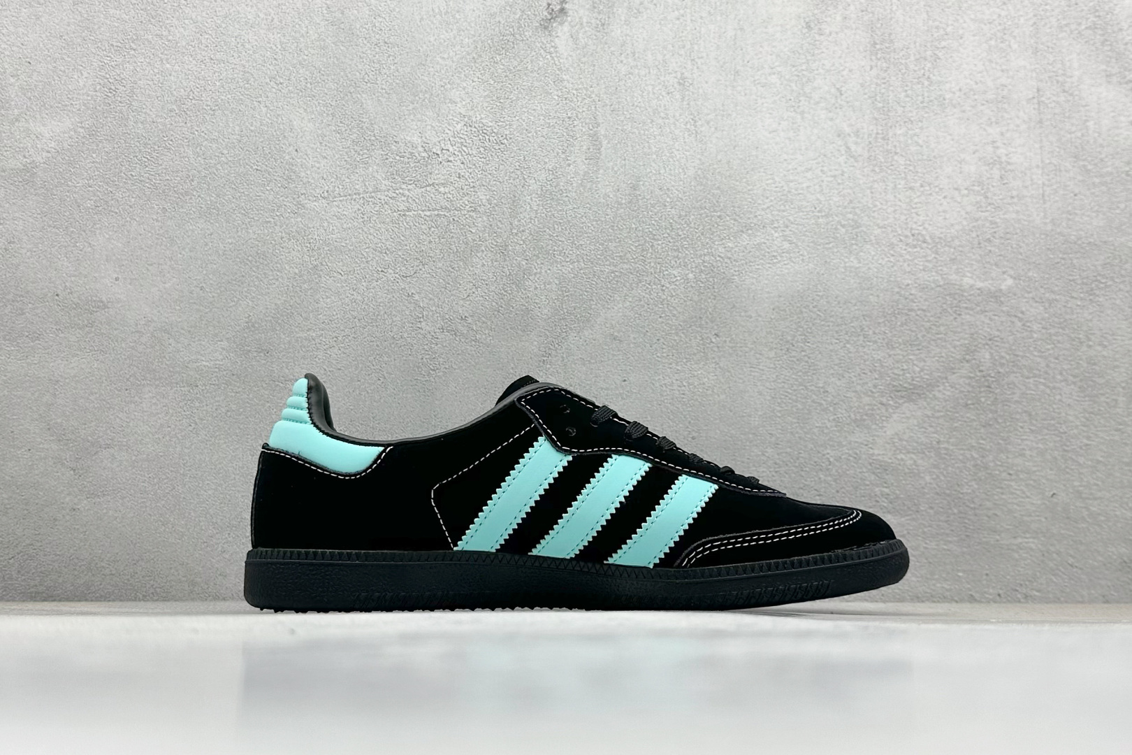 adidoriginals Samba x Stussy 黑蓝 桑巴舞系列复古经典轻便板鞋 DX0002