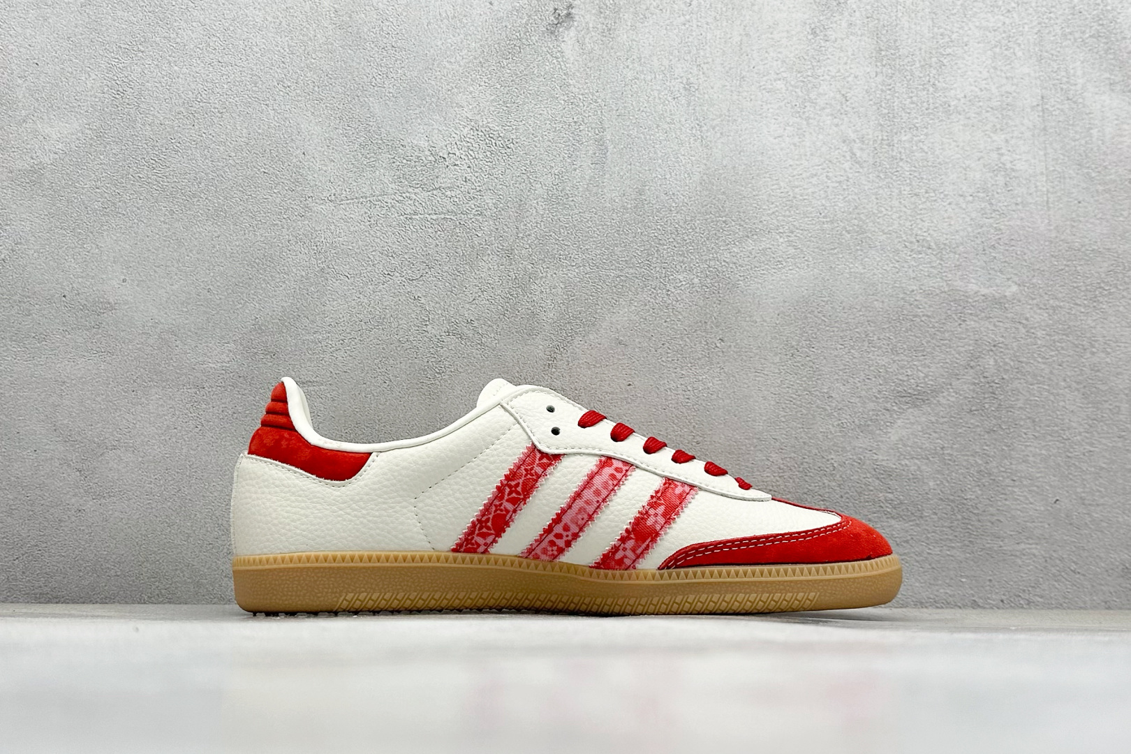 adidoriginals Samba x Louis Vuitt红白 桑巴舞系列复古经典轻便板鞋 DX0008