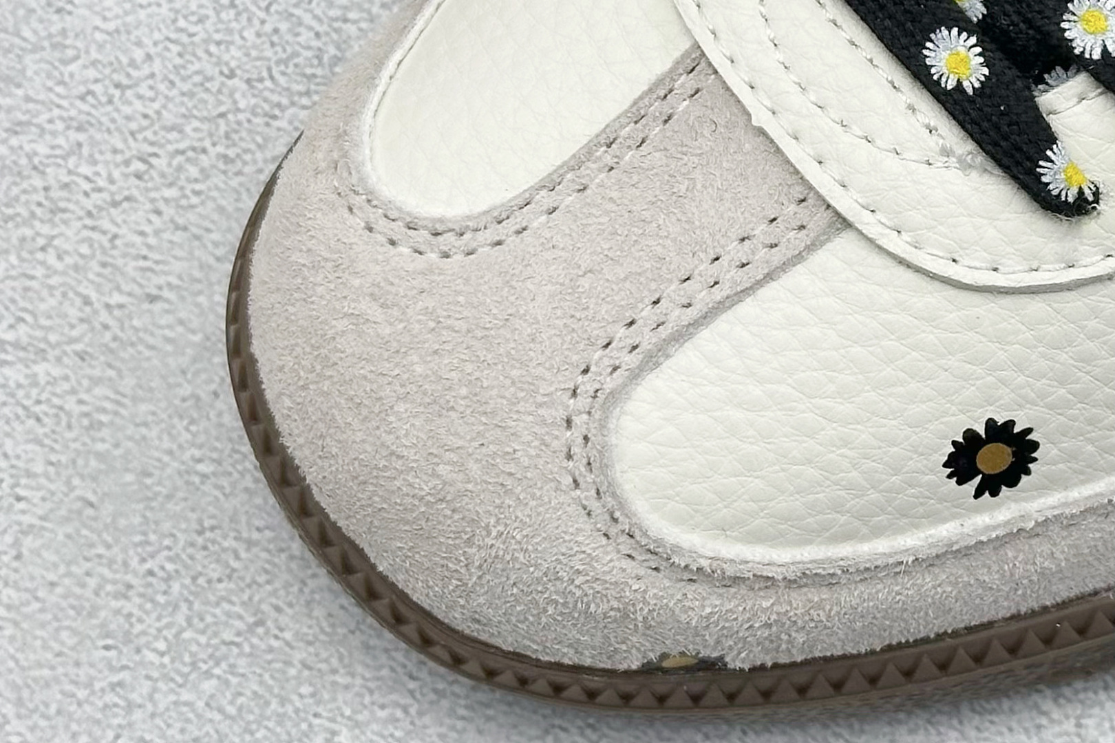 adidoriginals Samba 小雏菊 灰白黑 桑巴舞系列复古经典轻便板鞋 DX0005