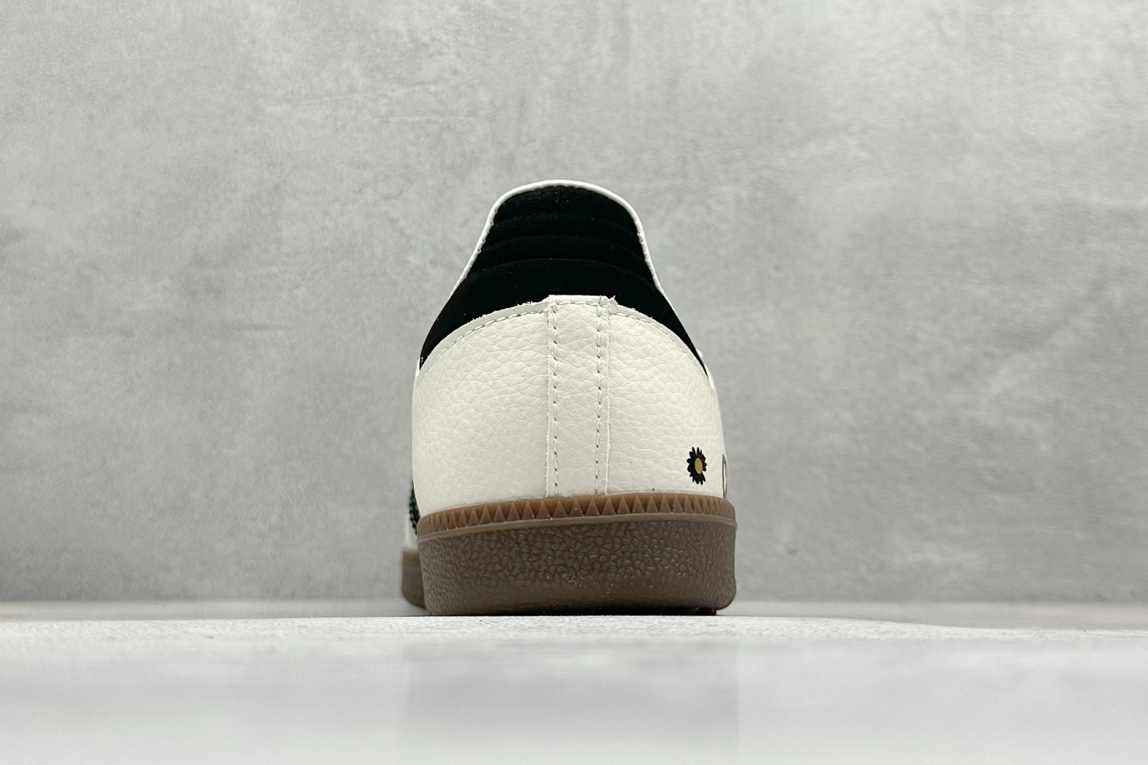 adidoriginals Samba 小雏菊 灰白黑 桑巴舞系列复古经典轻便板鞋 DX0005
