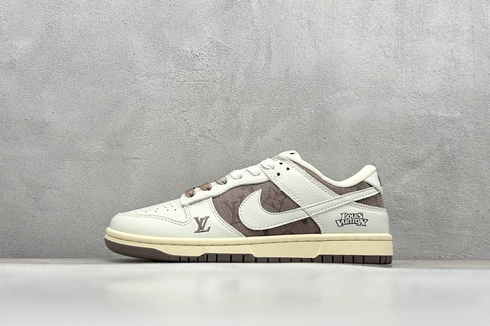 福利特价  Nk SB Dunk Low LV联名-牛仔拼接 周年高端定制 低帮休闲板鞋  #定制鞋盒 大厂纯原品质出货 超高清洁度 皮料切割干净无任何毛边 细节完美   货号：JH8310-956 尺码：36 36.5 37.5 38 38.5 39 40 40.5 41 42 42.5 43 44 44.5 45-选品中心