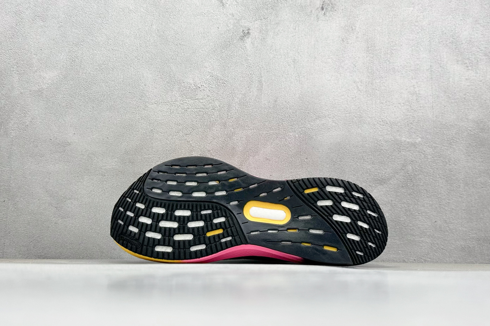 福利特价 
AD Ultraboost 5X 阿迪达斯新款休闲爆米花跑步鞋
货号：JH7244
尺码：