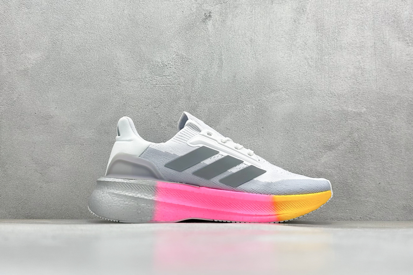 福利特价 
AD Ultraboost 5X 阿迪达斯新款休闲爆米花跑步鞋
货号：IH0638
尺码：