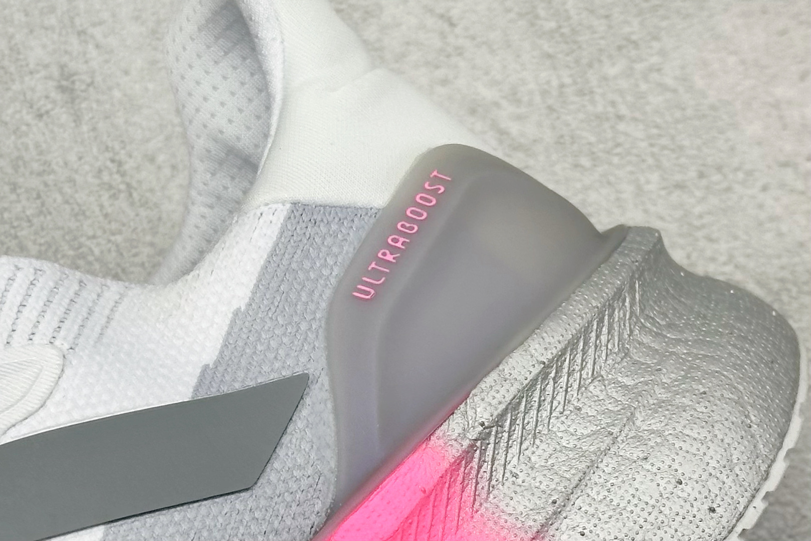 福利特价 
AD Ultraboost 5X 阿迪达斯新款休闲爆米花跑步鞋
货号：IH0638
尺码：