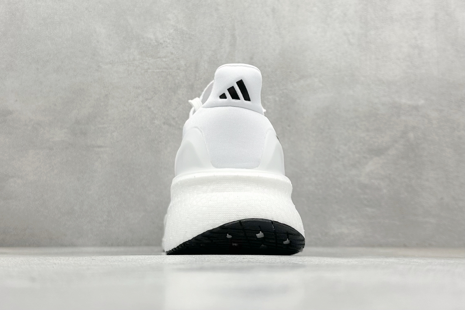 福利特价 
AD Ultraboost 5X 阿迪达斯新款休闲爆米花跑步鞋
货号：IH3103
尺码：
