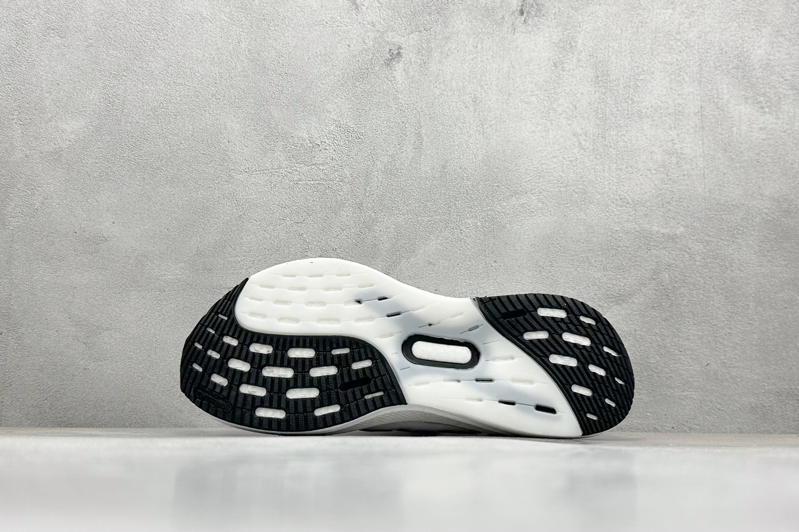 福利特价 
AD Ultraboost 5X 阿迪达斯新款休闲爆米花跑步鞋
货号：IH3103
尺码：