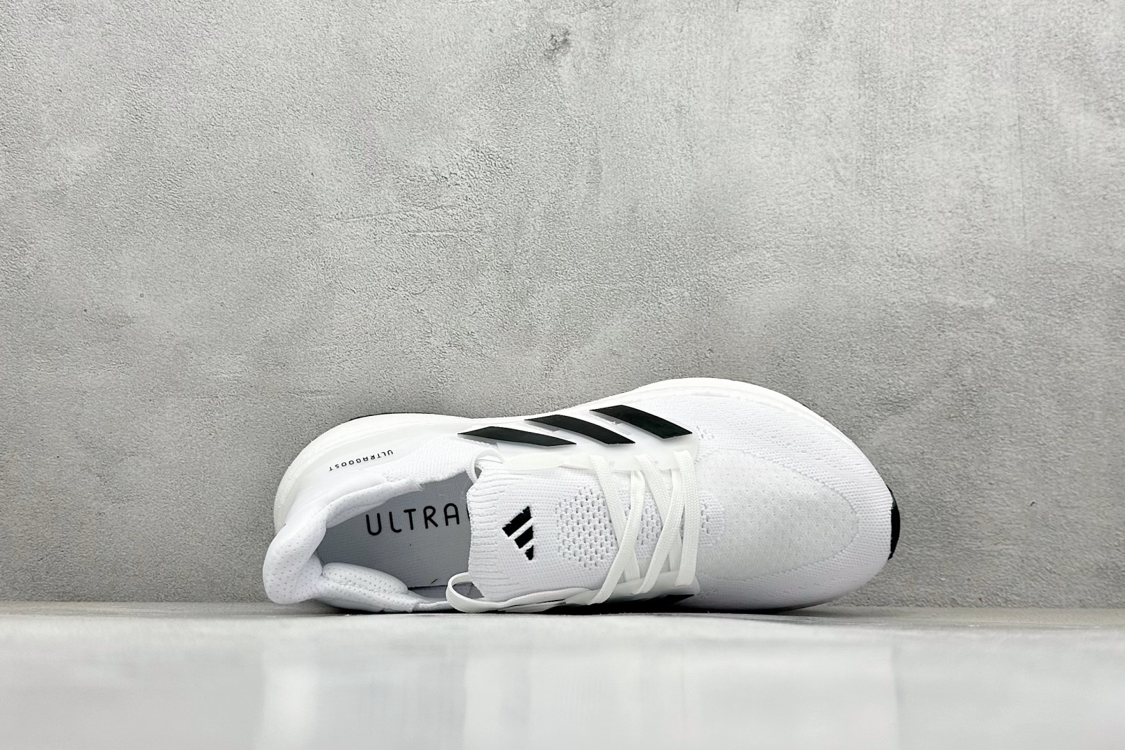 福利特价 
AD Ultraboost 5X 阿迪达斯新款休闲爆米花跑步鞋
货号：IH3103
尺码：