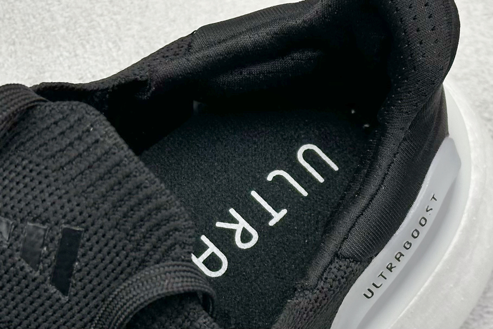 福利特价 
AD Ultraboost 5X 阿迪达斯新款休闲爆米花跑步鞋
货号：JH9633
尺码：