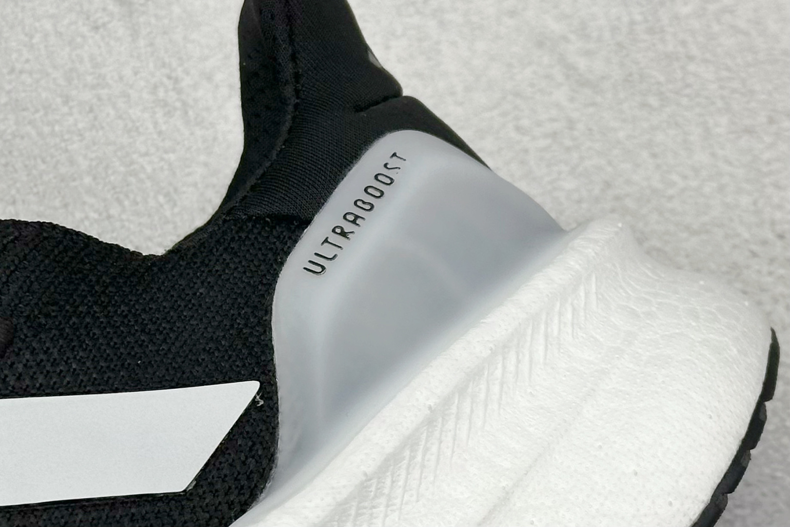 福利特价 
AD Ultraboost 5X 阿迪达斯新款休闲爆米花跑步鞋
货号：JH9633
尺码：