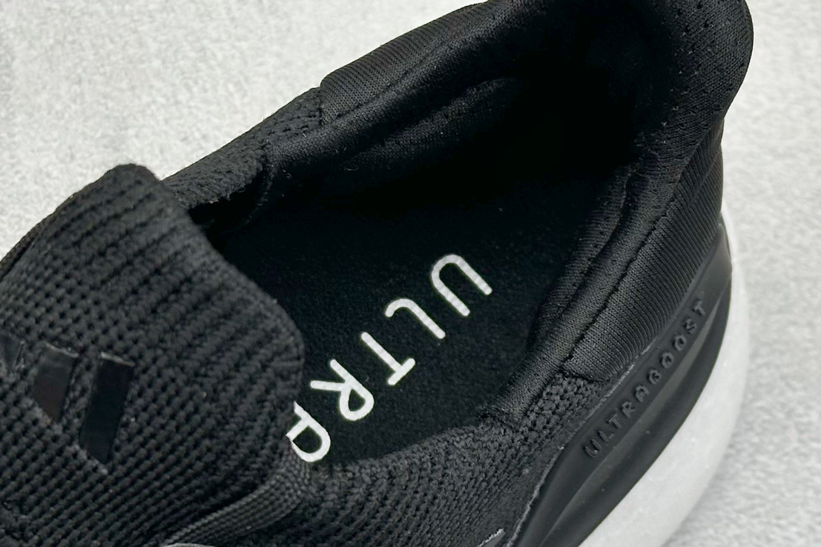 福利特价 
AD Ultraboost 5X 阿迪达斯新款休闲爆米花跑步鞋
货号：JH9633
尺码：