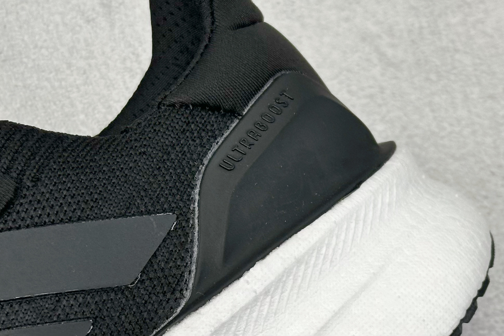 福利特价 
AD Ultraboost 5X 阿迪达斯新款休闲爆米花跑步鞋
货号：JH9633
尺码：