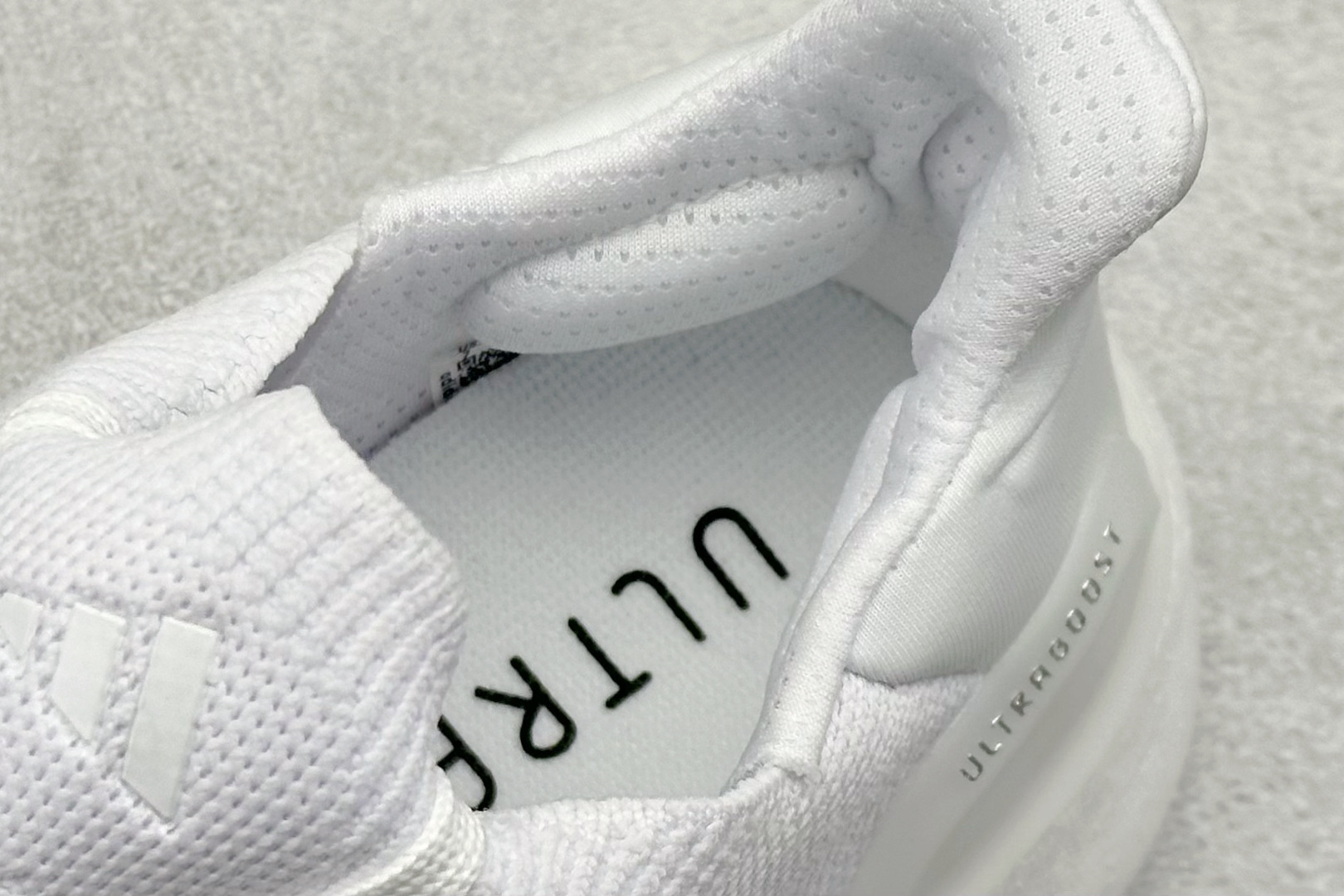 福利特价 
AD Ultraboost 5X 阿迪达斯新款休闲爆米花跑步鞋
货号：JH7252
尺码：