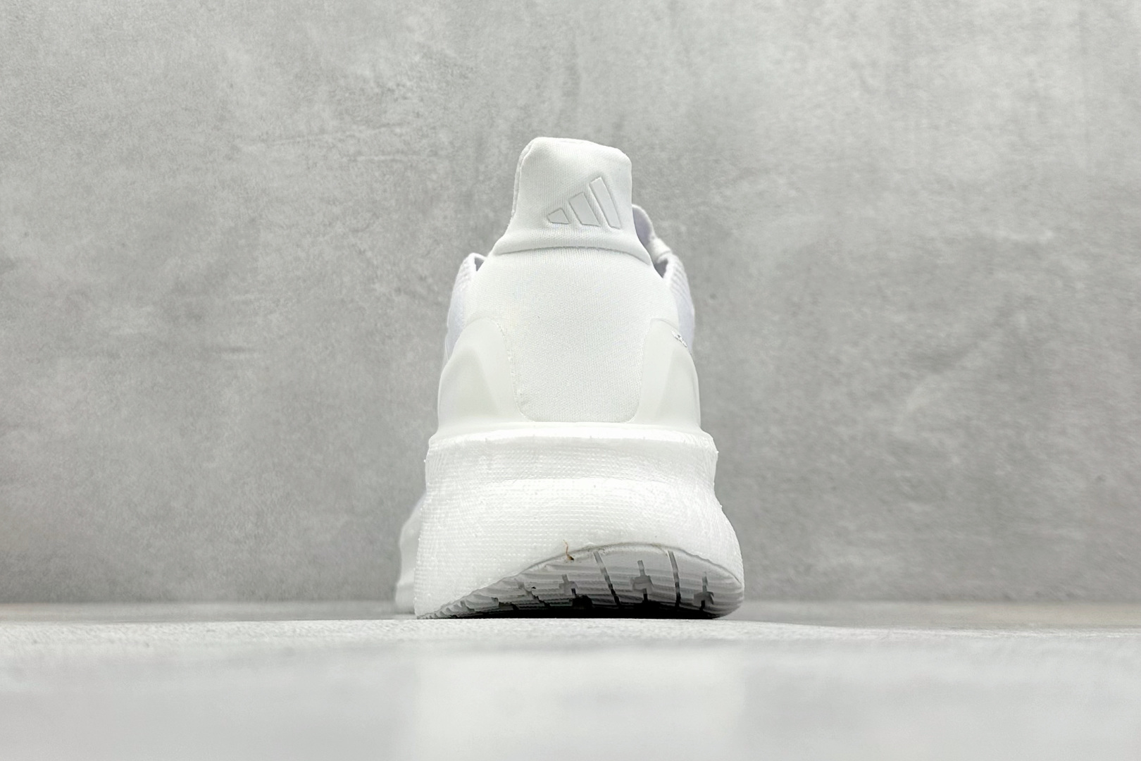 福利特价 
AD Ultraboost 5X 阿迪达斯新款休闲爆米花跑步鞋
货号：JH7252
尺码：