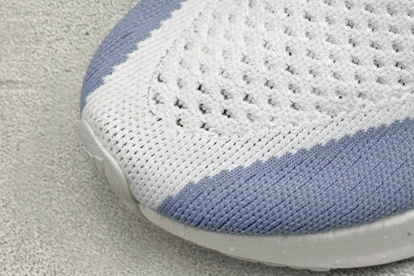 福利特价 
AD Ultraboost 5X 阿迪达斯新款休闲爆米花跑步鞋
货号：JH6351
尺码：