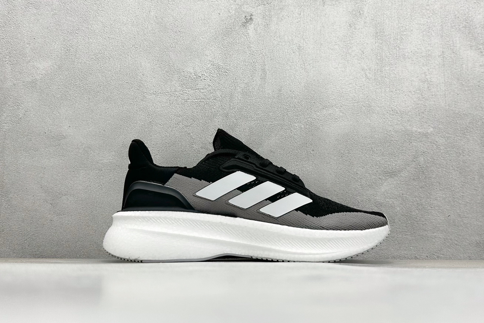 福利特价 
AD Ultraboost 5X 阿迪达斯新款休闲爆米花跑步鞋
货号：IH3102
尺码：