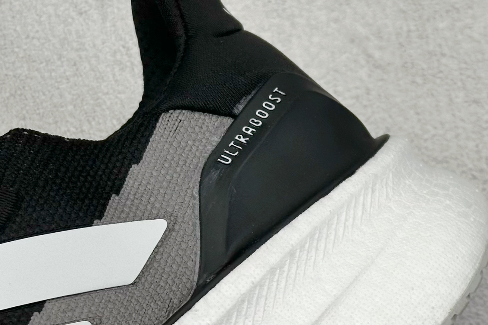 福利特价 
AD Ultraboost 5X 阿迪达斯新款休闲爆米花跑步鞋
货号：IH3102
尺码：