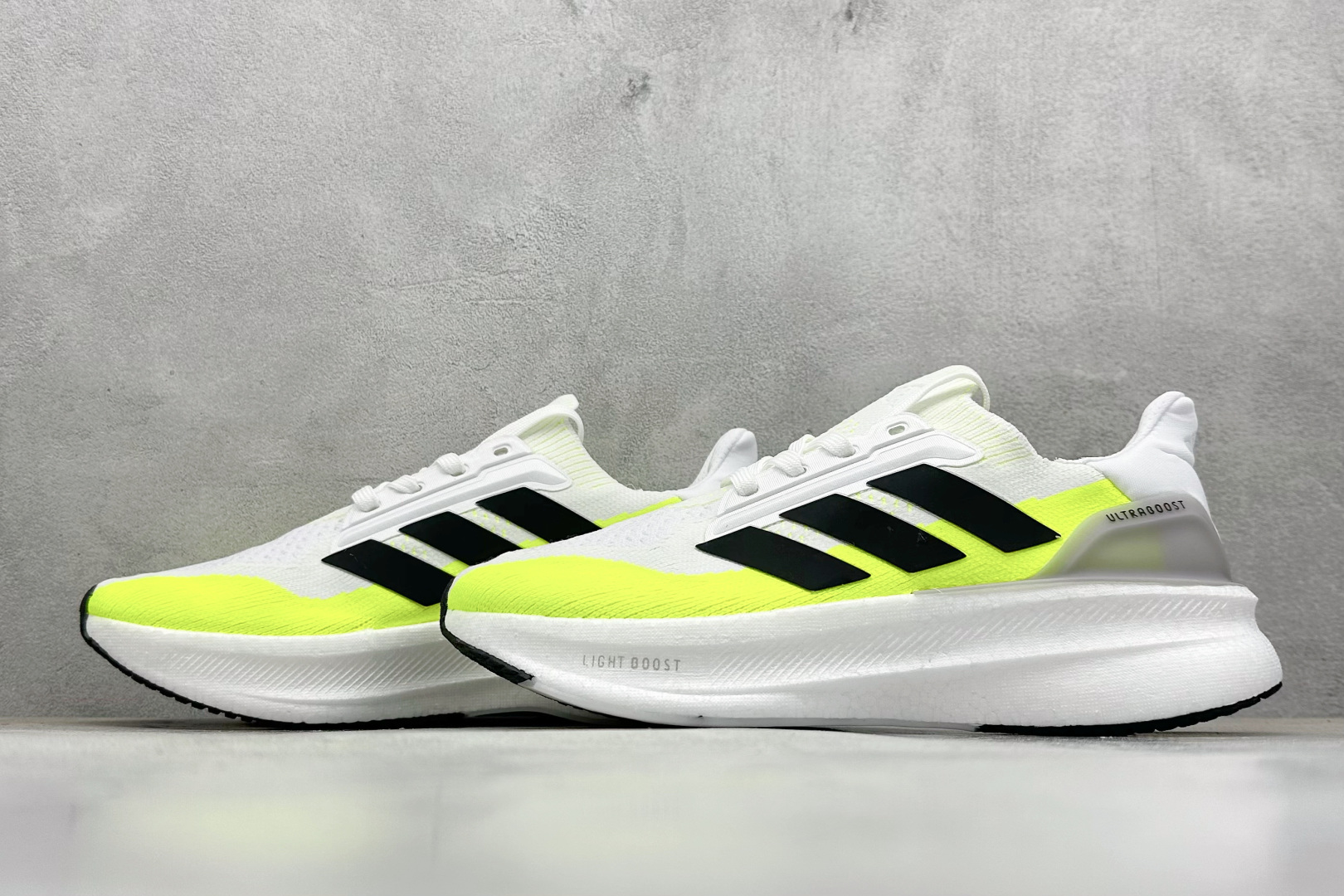 福利特价 
AD Ultraboost 5X 阿迪达斯新款休闲爆米花跑步鞋
货号：ID8819
尺码：