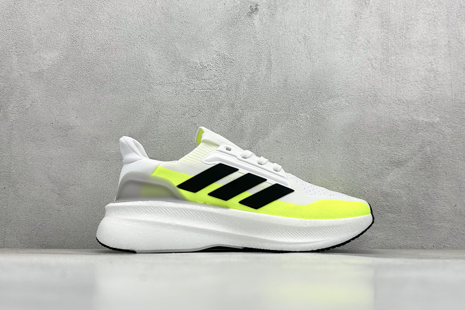 福利特价 
AD Ultraboost 5X 阿迪达斯新款休闲爆米花跑步鞋
货号：ID8819
尺码：