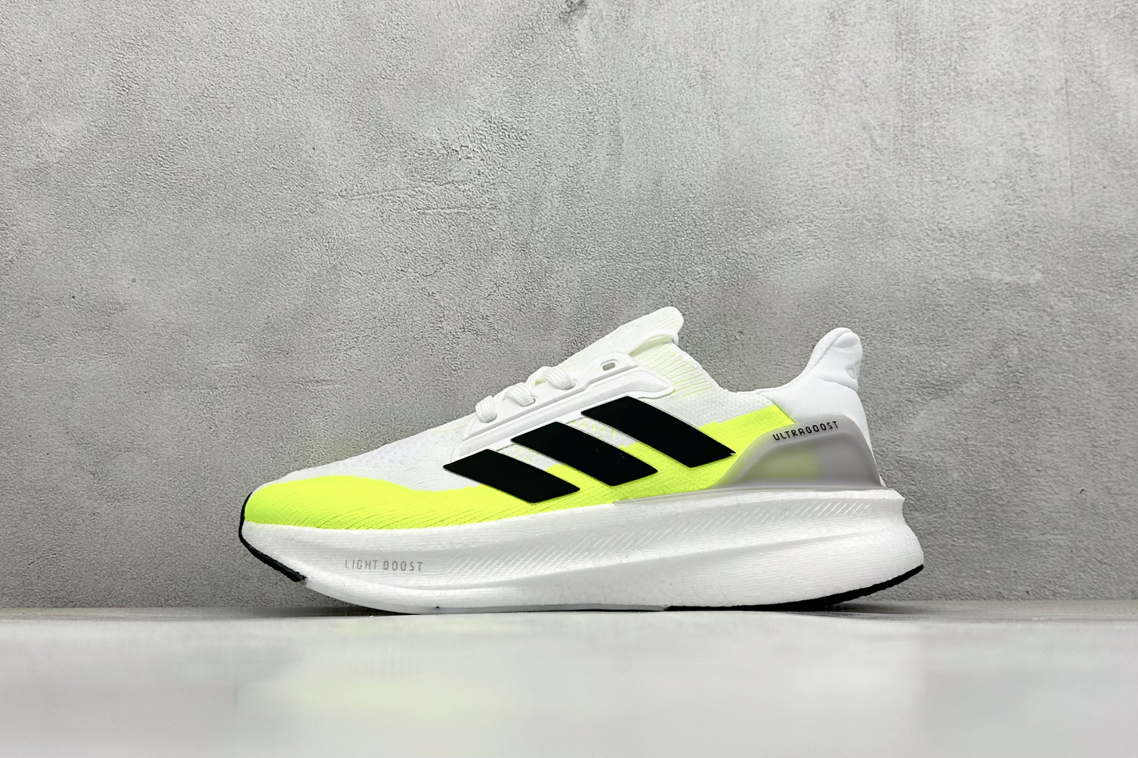 福利特价 
AD Ultraboost 5X 阿迪达斯新款休闲爆米花跑步鞋
货号：ID8819
尺码：
