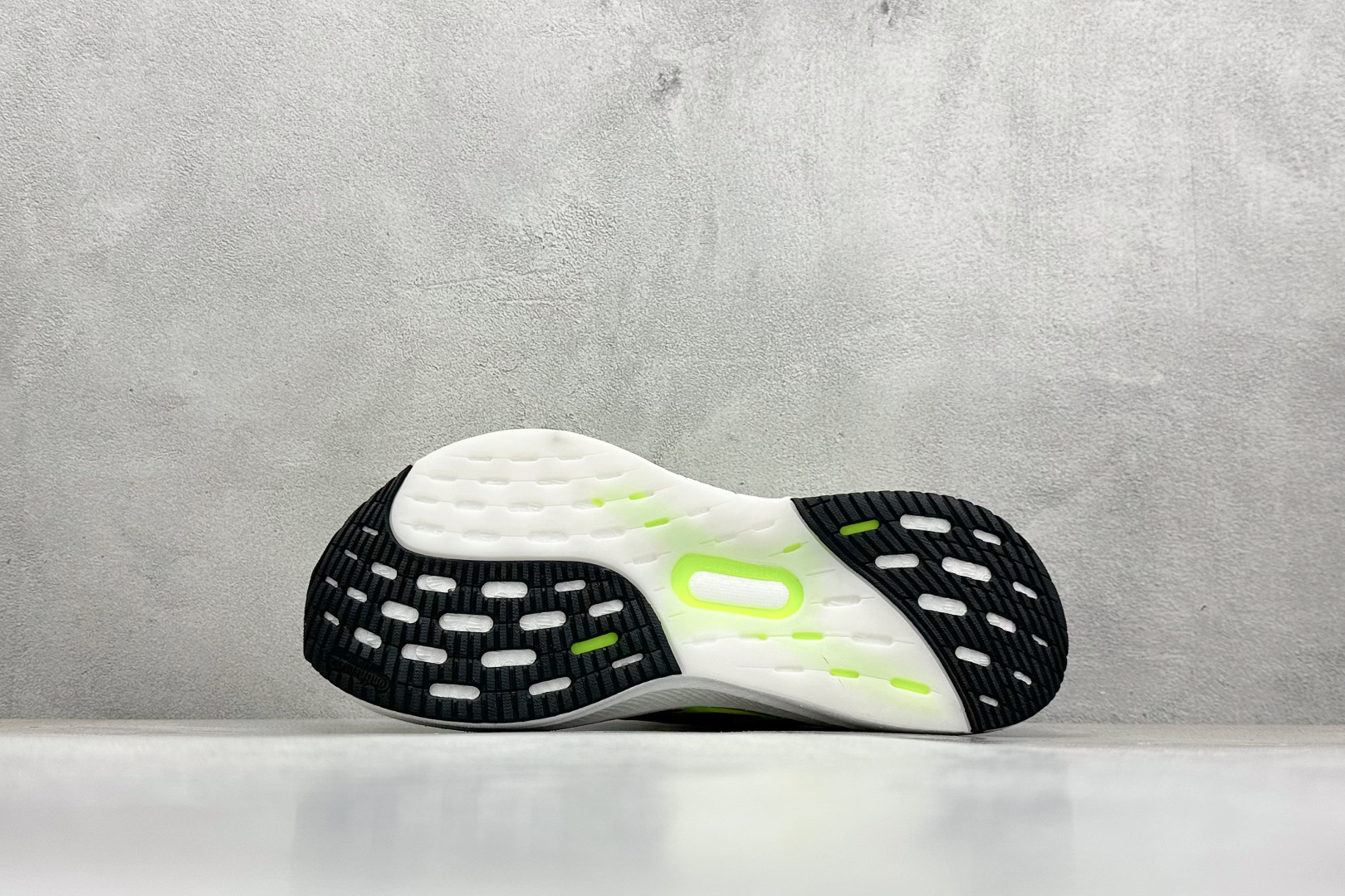 福利特价 
AD Ultraboost 5X 阿迪达斯新款休闲爆米花跑步鞋
货号：ID8819
尺码：
