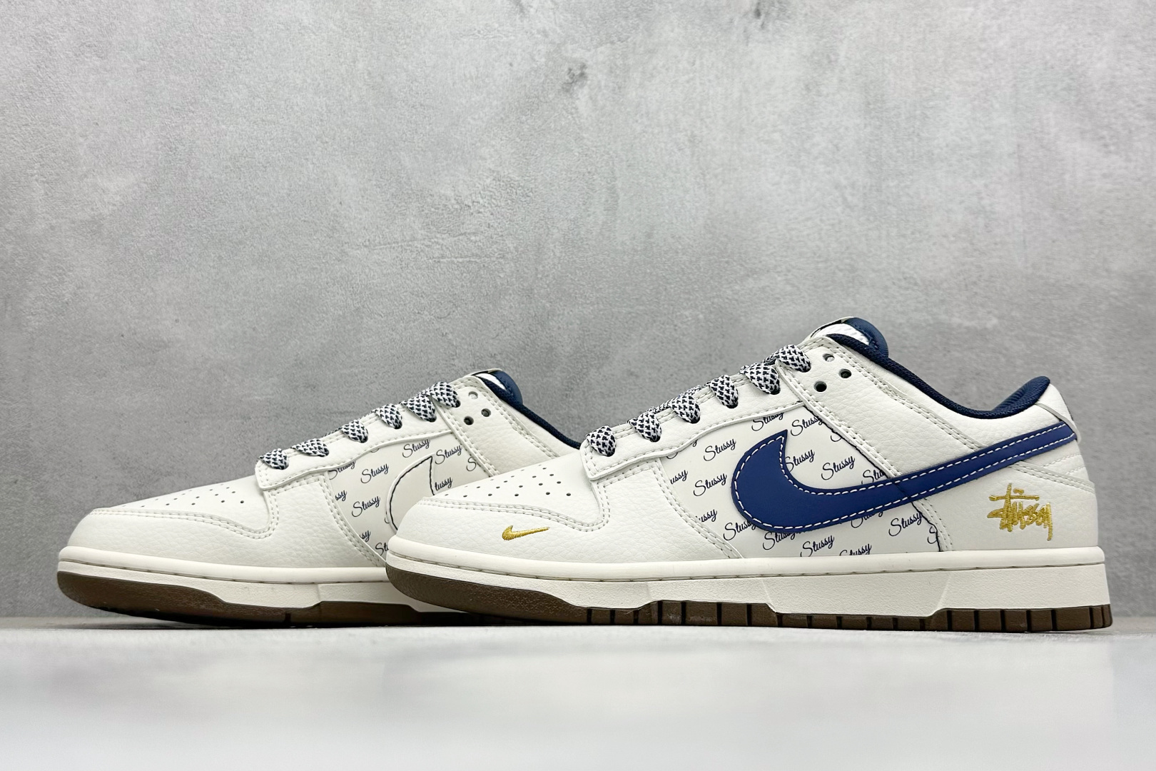图片[5]-Nike SB Dunk Low“ 斯图西联名——金锈米蓝” 周年高端定制 低帮休闲板鞋 定制鞋盒 大厂纯原品质出货 超高清洁度 皮料切割干净无任何毛边 细节完美 货号：XY1688-011 尺码：36 36.5 37.5 38 38.5 39 40 40.5 41 42 42.5 43 44 44.5 45-选品中心