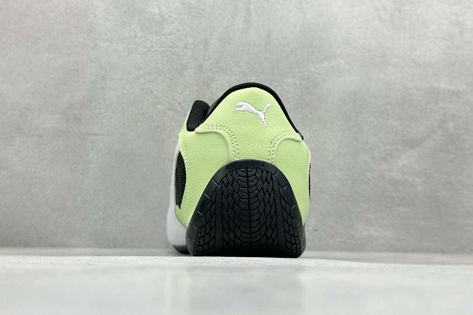 图片[6]-HY性价比Puma Speedcet OG 彪马低帮复古运动休闲赛车跑鞋 以趣味十足又前卫复古的设计引领潮流，将赛道精神融入街头时尚，开启前卫竞速之旅。融入经典配色，主打前卫复古风。鞋款的鞋侧以复古的流线造型，缀以经典Logo，巧妙吸睛；麂皮+网眼融合舒适鞋面，赋予了独特的个性美学，演绎赛车的无尽能量。 货号：402995-01 尺码：36-45-选品中心