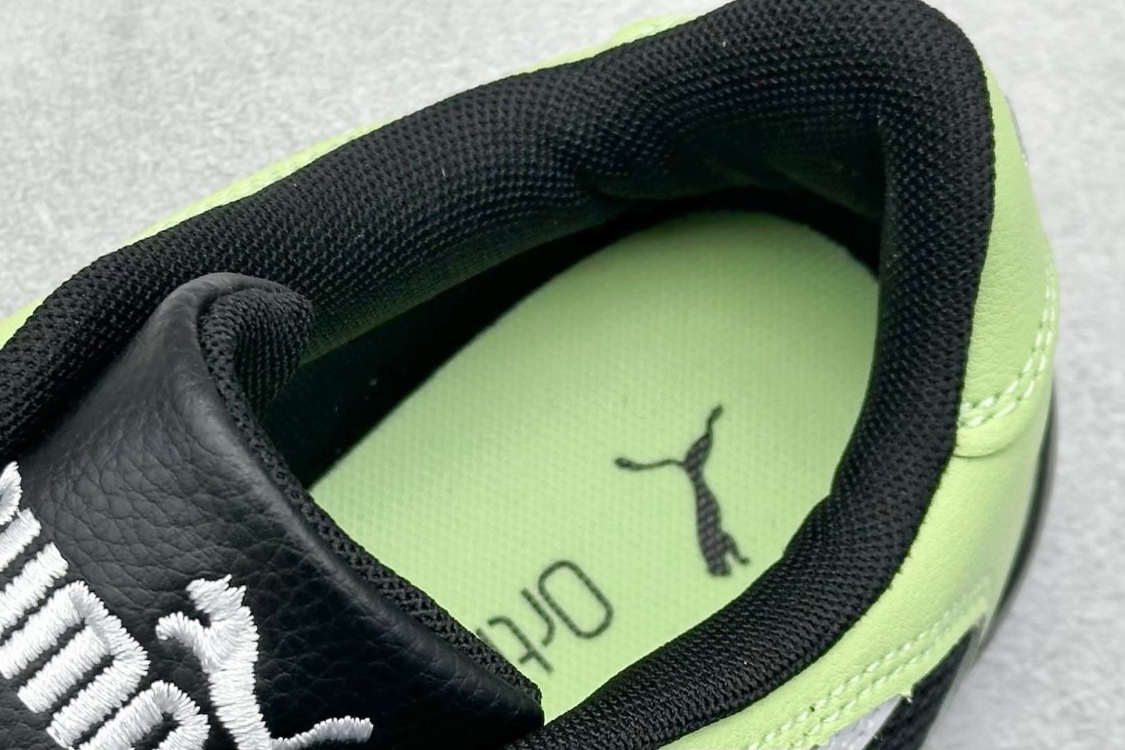 图片[8]-HY性价比Puma Speedcet OG 彪马低帮复古运动休闲赛车跑鞋 以趣味十足又前卫复古的设计引领潮流，将赛道精神融入街头时尚，开启前卫竞速之旅。融入经典配色，主打前卫复古风。鞋款的鞋侧以复古的流线造型，缀以经典Logo，巧妙吸睛；麂皮+网眼融合舒适鞋面，赋予了独特的个性美学，演绎赛车的无尽能量。 货号：402995-01 尺码：36-45-选品中心