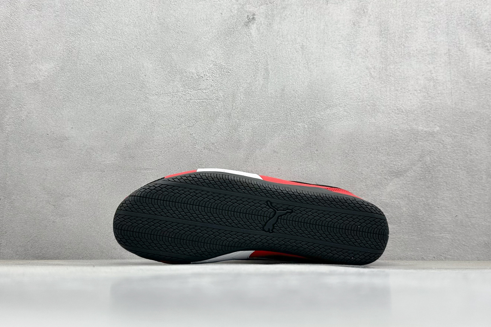 图片[4]-HY性价比Puma Speedcet OG 彪马低帮复古运动休闲赛车跑鞋 以趣味十足又前卫复古的设计引领潮流，将赛道精神融入街头时尚，开启前卫竞速之旅。融入经典配色，主打前卫复古风。鞋款的鞋侧以复古的流线造型，缀以经典Logo，巧妙吸睛；麂皮+网眼融合舒适鞋面，赋予了独特的个性美学，演绎赛车的无尽能量。 货号：402995-02 尺码：36-45-选品中心